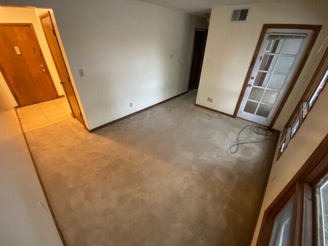 Foto del edificio - 1832 Claflin Rd