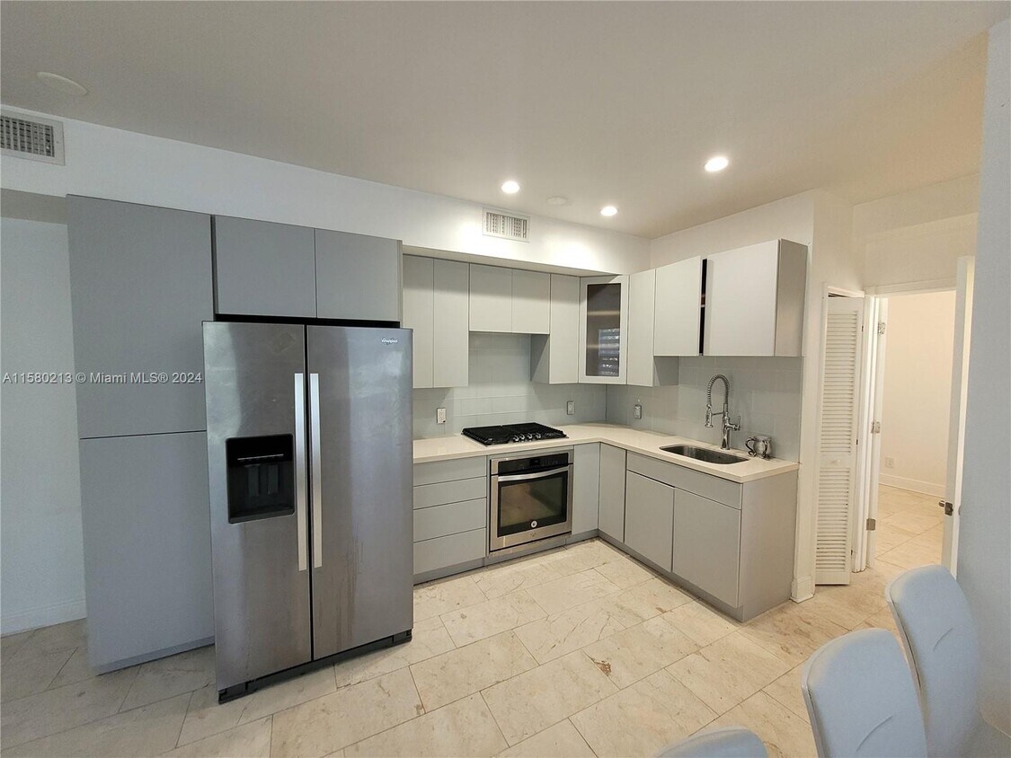 Foto principal - 4215 Sheridan Ave