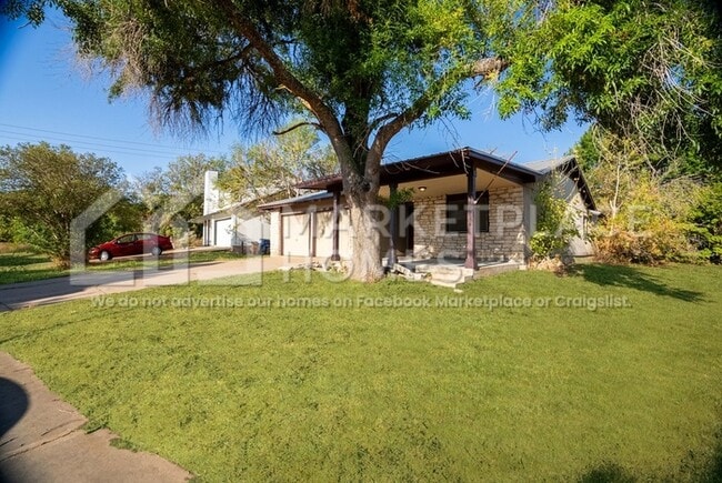 Building Photo - 8500 Caspian Dr