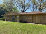 Foto principal - "Charming 3-Bed, 2-Bath Gem in Fort Smith"