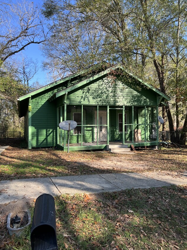 Primary Photo - 504 E Texas St