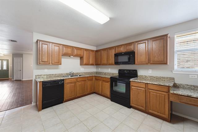 Building Photo - 13100 Barbarosa Dr