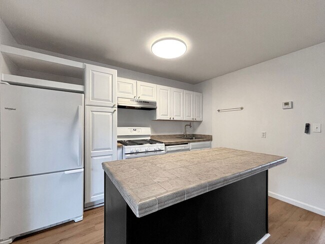 Foto del edificio - Upgraded 1BD/1BA Condo in Mission Hills W/...