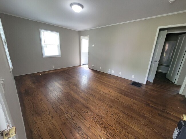 Building Photo - 6427 Mayflower Ave