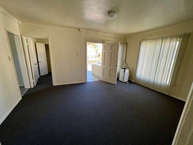Living Room 1 - 1538 Meadowbrook Ave