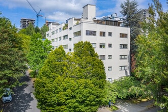 Building Photo - 1371 Harwood Street