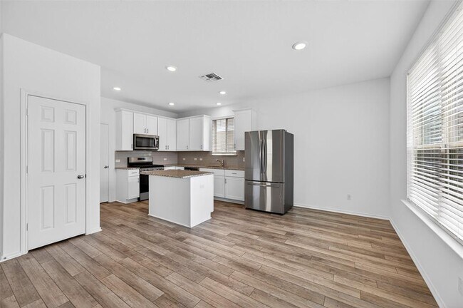 Foto del edificio - 340 Black Alder St
