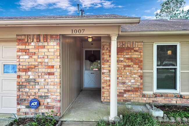 Building Photo - 1007 Three Forks Dr