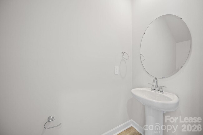 Foto del edificio - 1330 Falling Acorn Ln