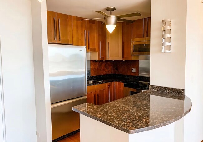 Foto del edificio - 70 W Burton Pl