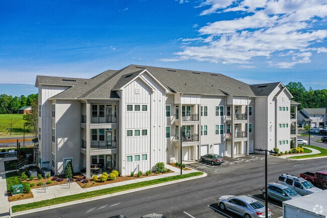 Building Photo - Avalon at Palisades