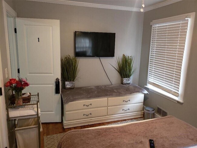 Foto del edificio - 2706 Drew Valley Rd NE