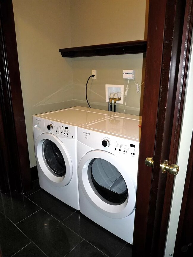 Private Laundry! - 670 Myrtle Ave