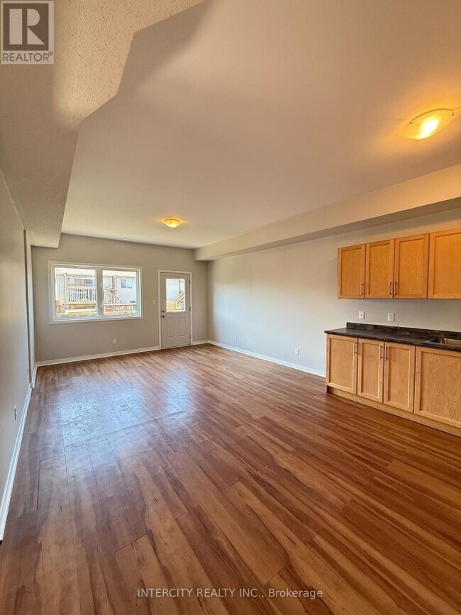 Photo du bâtiment - 410 Queen St S