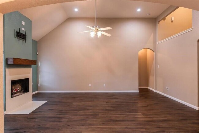 Building Photo - 30615 S Sulphur Creek Dr