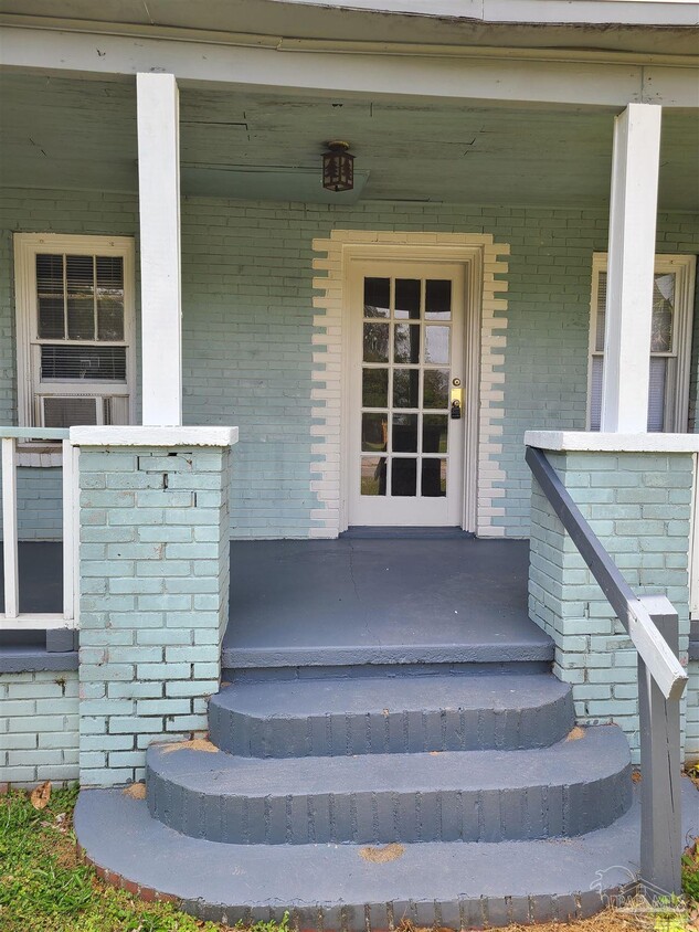 Primary Photo - 1115 N S St