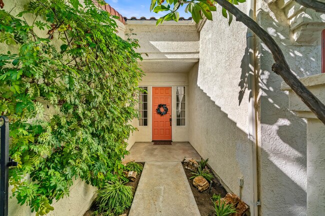 Foto del edificio - 37 Santo Domingo Dr