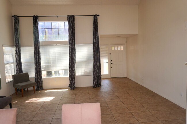 Foto del edificio - 23848 Bouquet Canyon Pl