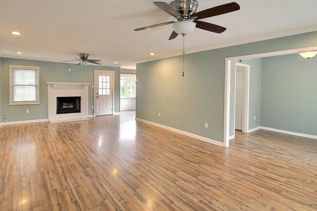 Building Photo - 816 Quail Chase Ln