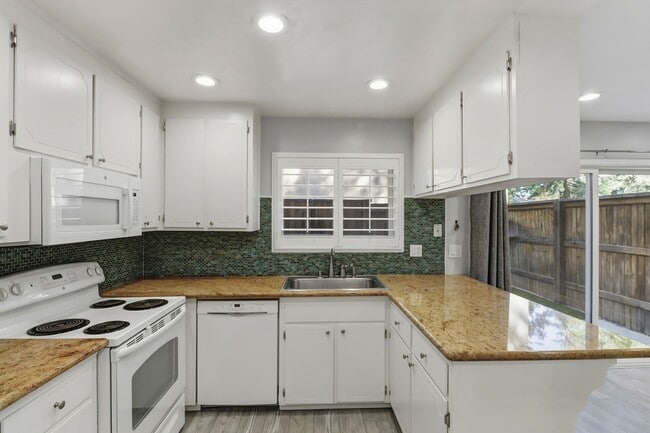 Building Photo - North Davis Condo-Available