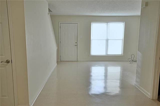 Foto del edificio - 114 Woodland Dr