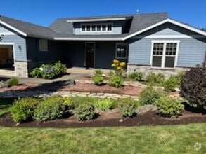 Building Photo - 870 Mountaingate Dr