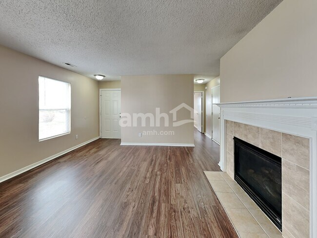 Foto del edificio - 3210 Black Forest Ln