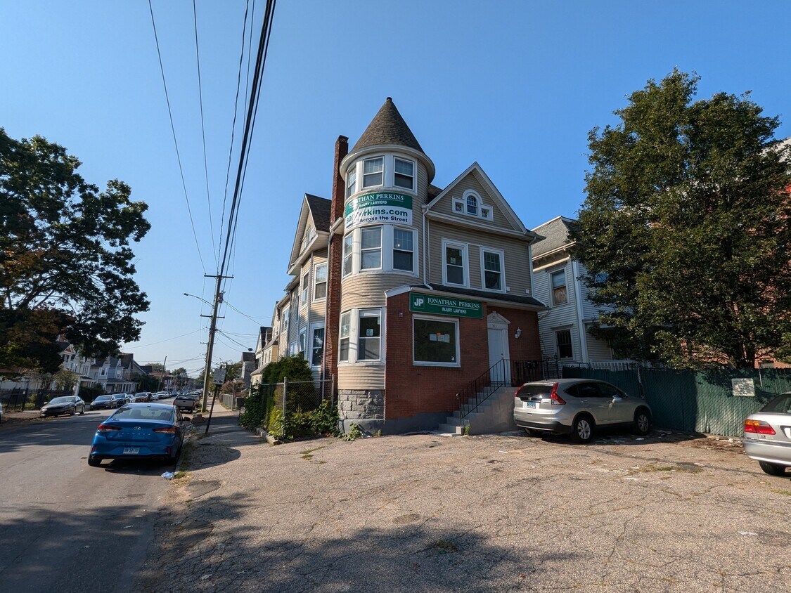 Primary Photo - 965 Fairfield Ave