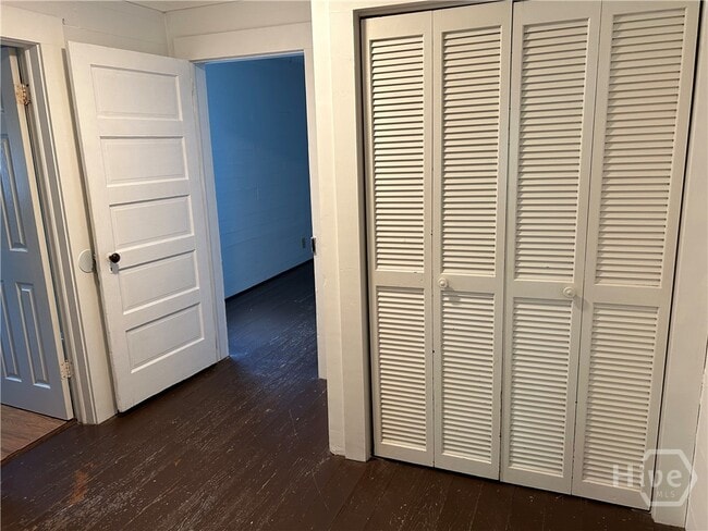 Foto del edificio - 433 S Rocksprings St