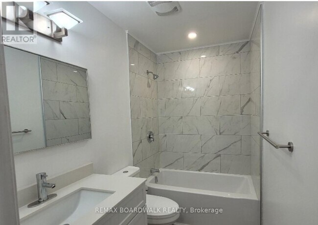 Building Photo - 2799 Pimlico Crescent