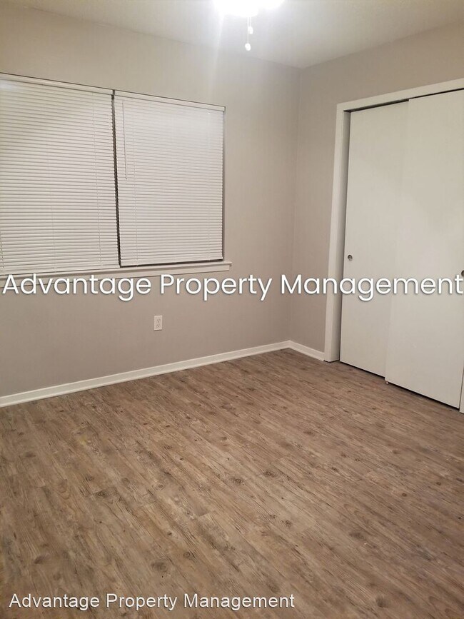 Foto del edificio - 2 br, 1 bath House - 3614 Overton Crossing...