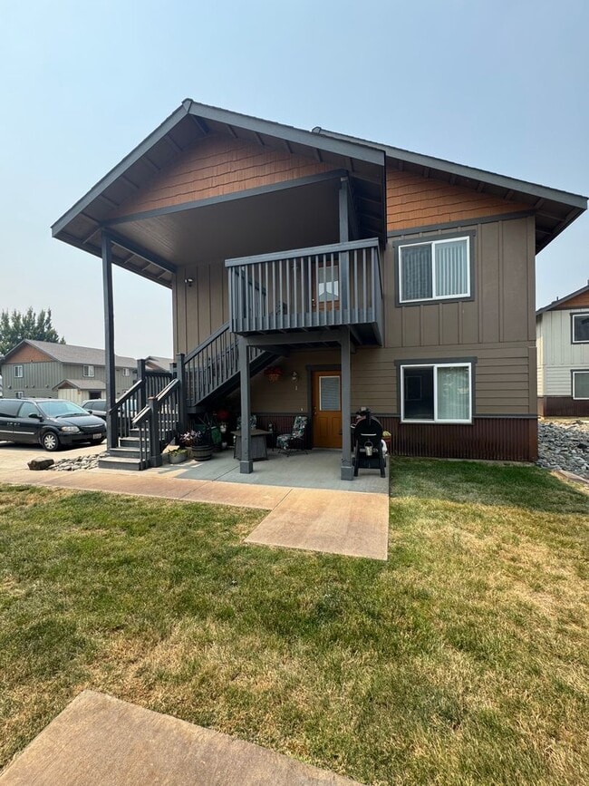 Building Photo - 2237 Airport Rd