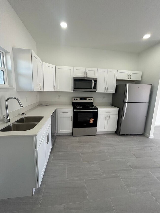 Foto del edificio - 3220 Lake June Blvd