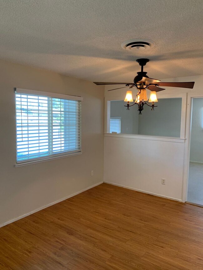 Foto del edificio - 3 Bedroom 2 Bath Home