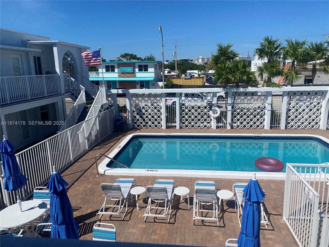 Foto del edificio - 4228 N Ocean Dr