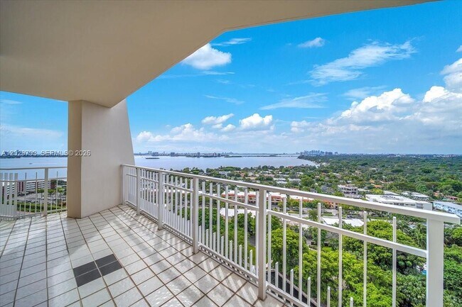 Foto del edificio - 1000 Quayside Terrace