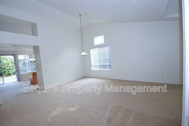 Building Photo - 1821 La Quinta Ln