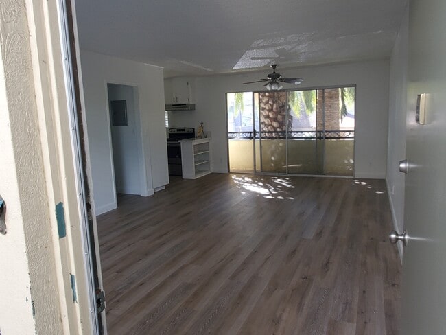 Building Photo - 10725 Acama St