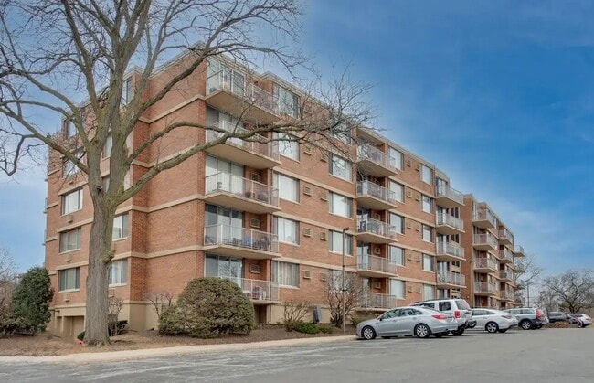 Building Photo - 2200 S Stewart Ave