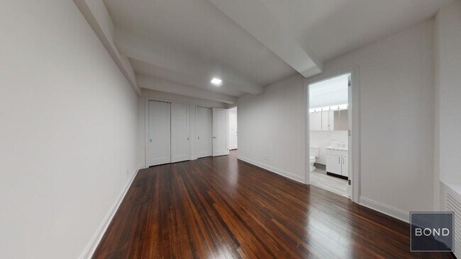 Foto del edificio - 145 W 55th St