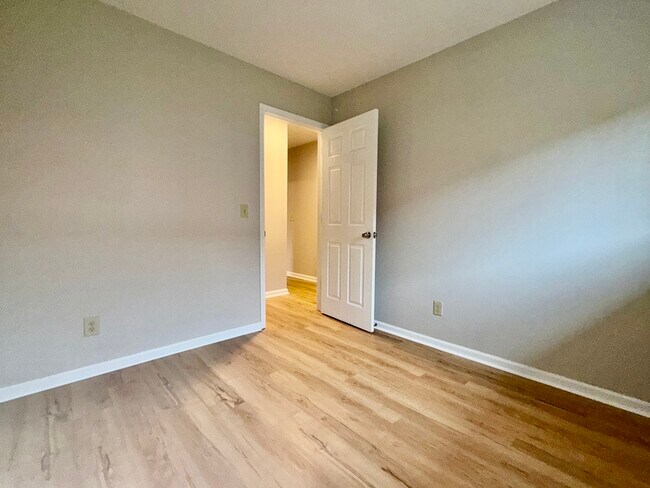 Foto del edificio - 511 Diven Ln