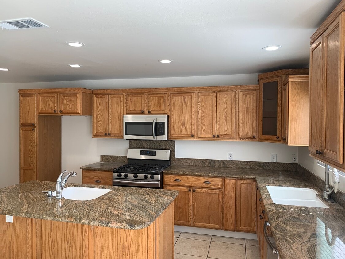 8334 Friends Ave Unit 8334, Whittier, CA 90602 Room for Rent in