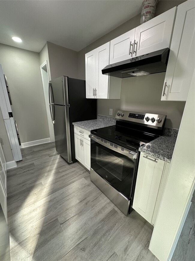 Foto del edificio - 9707 Richmond Ave.