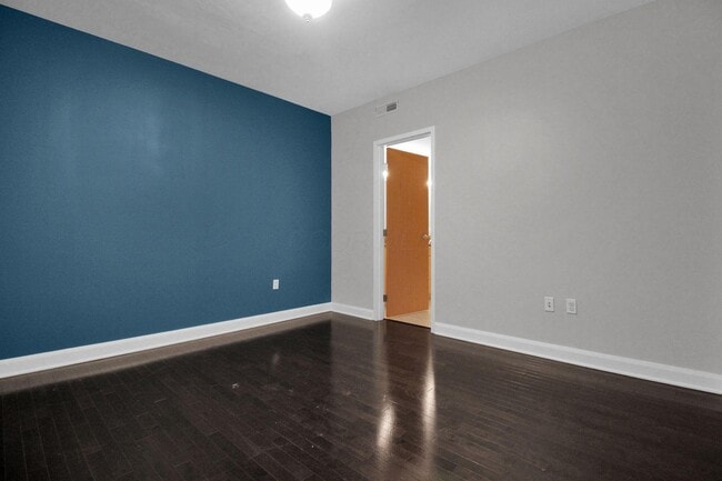 Building Photo - 100 E Gay St