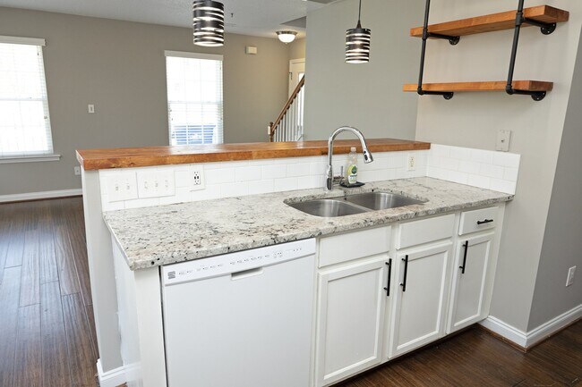 Building Photo - 8117 Bright Oak Trail