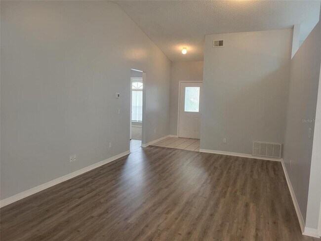 Foto del edificio - 1546 Oak Hill Trail