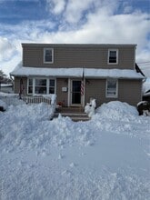 Building Photo - 712 7th St