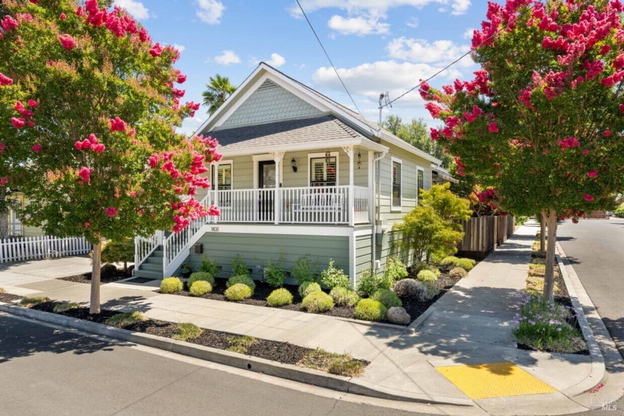 Primary Photo - Renovated Two Bedroom Two Bathroom House