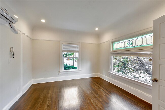 Building Photo - 3322 Harrison St