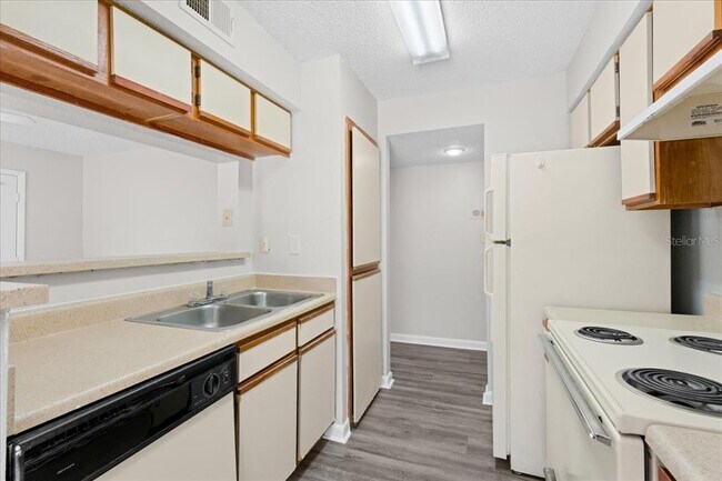 Foto del edificio - 8641 Fancy Finch Dr